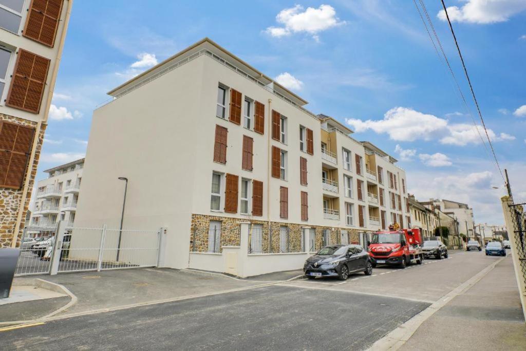 Appartement F2 De Haut Standing En Hypercentre Avec Jardin Prive A 270 M De La Gare De Mantes ! 외부 사진