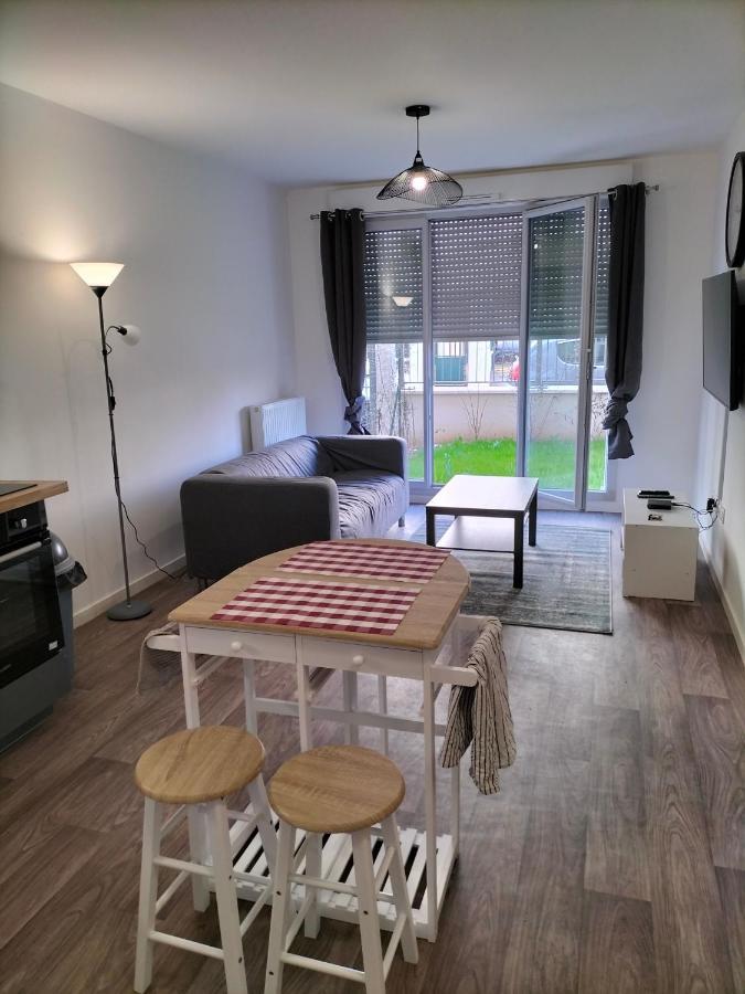 Appartement F2 De Haut Standing En Hypercentre Avec Jardin Prive A 270 M De La Gare De Mantes ! 외부 사진