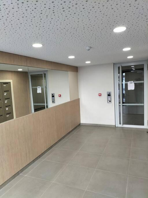 Appartement F2 De Haut Standing En Hypercentre Avec Jardin Prive A 270 M De La Gare De Mantes ! 외부 사진